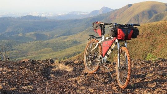 Viaggiare in bikepacking: cos’è e cosa serve?