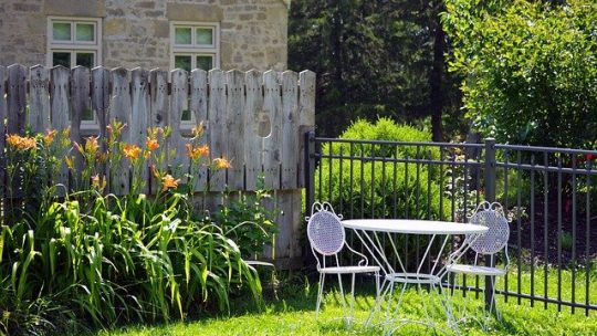 Come pulire gli ambienti esterni della casa?