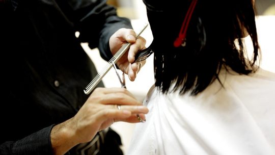 Come fare la manutenzione delle forbici da parrucchiere?